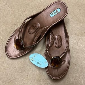 OKA b. NWT Size ML (fits 8.5-9.5)